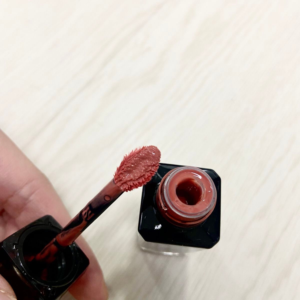 センシュアル フィッティング グロウ ティント/HERA/リップティントを使ったクチコミ(2枚目)