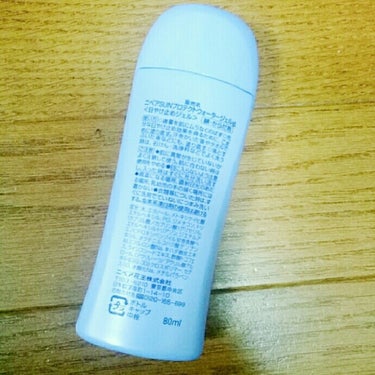 ニベア ニベアサン プロテクトウォータージェル SPF50のクチコミ「【ニベアSUN プロテクトウォータージェル】
もうすぐ夏ですよね！私は夏があまり好きではないで.....」（2枚目）