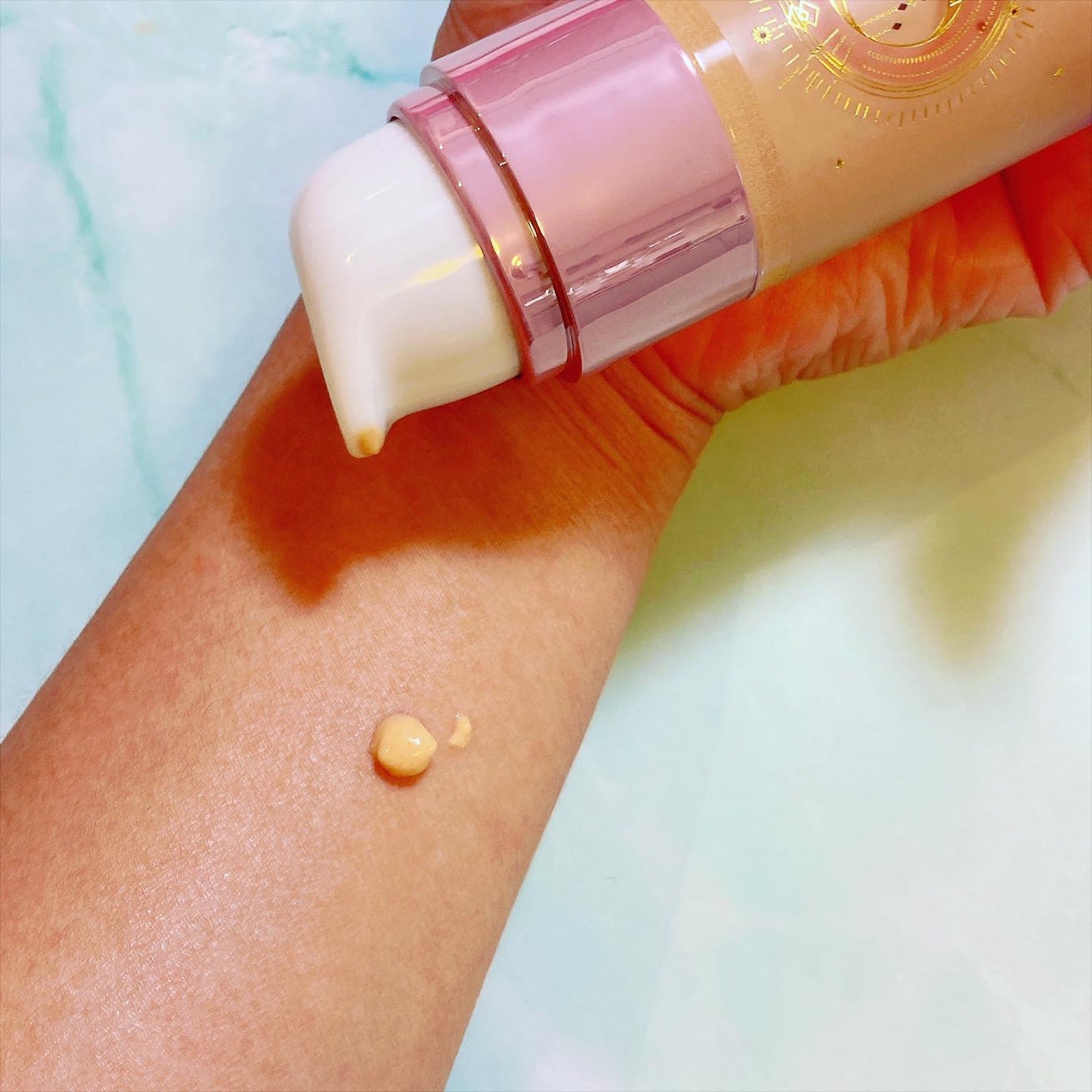 コラーゲンモイスチャースキンベース/illuN/化粧下地を使ったクチコミ(3枚目)