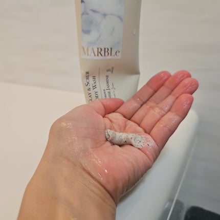 CLAY & SCRUB BODY WASH/SWATi MARBLe/ボディスクラブを使ったクチコミ(3枚目)