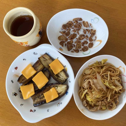 sakura on LIPS 「11日目・体幹トレーニング・内もも筋トレ左右60回ずつ・かかと..」(3枚目)