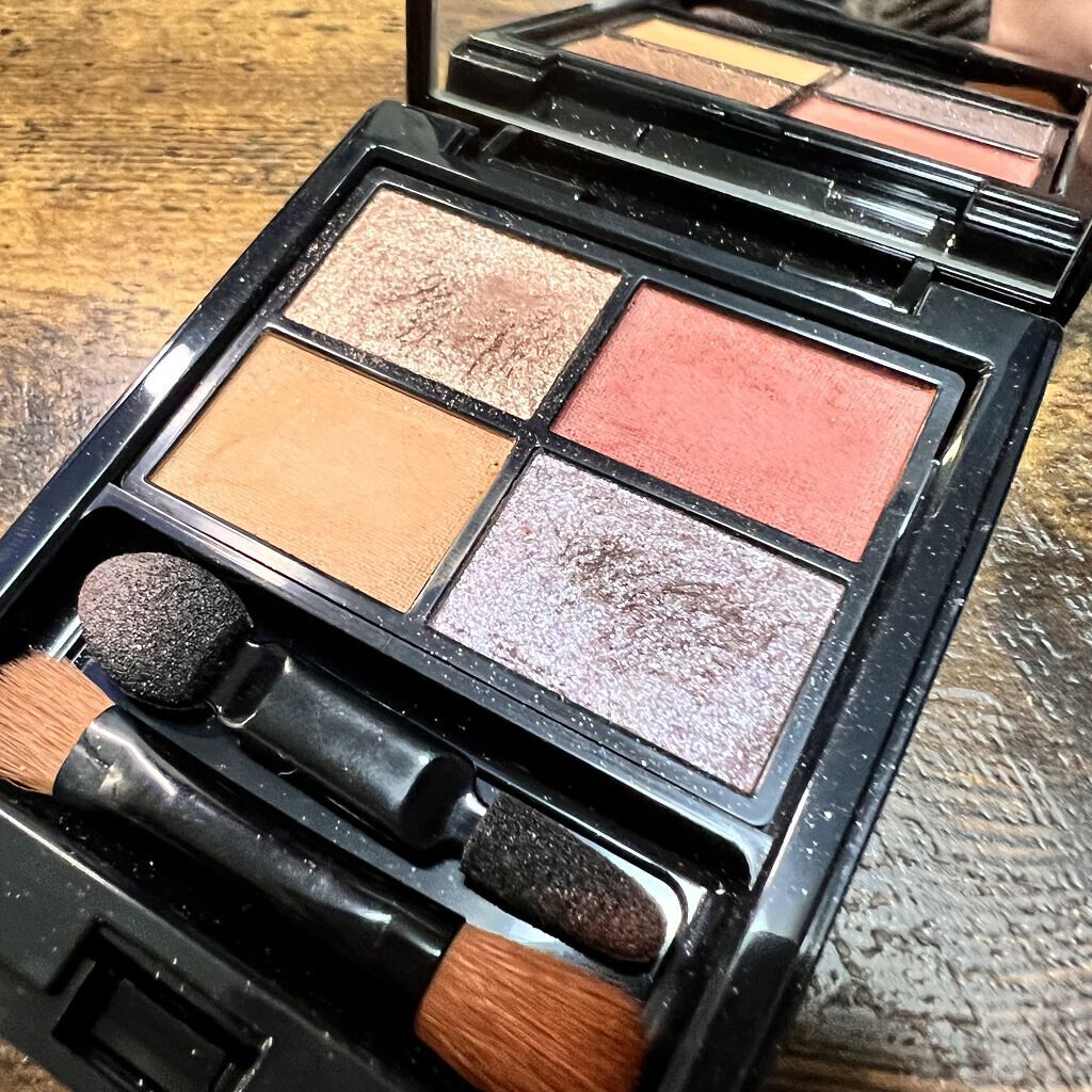 ミネラルクラッシィシャドー/エトヴォス/アイシャドウパレットを使ったクチコミ（2枚目）