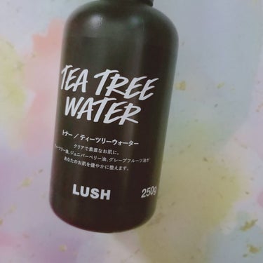 ティーツリーウォーター　lush 


顔にニキビができて何かいいのないかなって
探してたらこちらが、口コミがよくて
買ってみました。

朝の化粧水をティーツリーウォーターに変えたところ
4日ほど使って