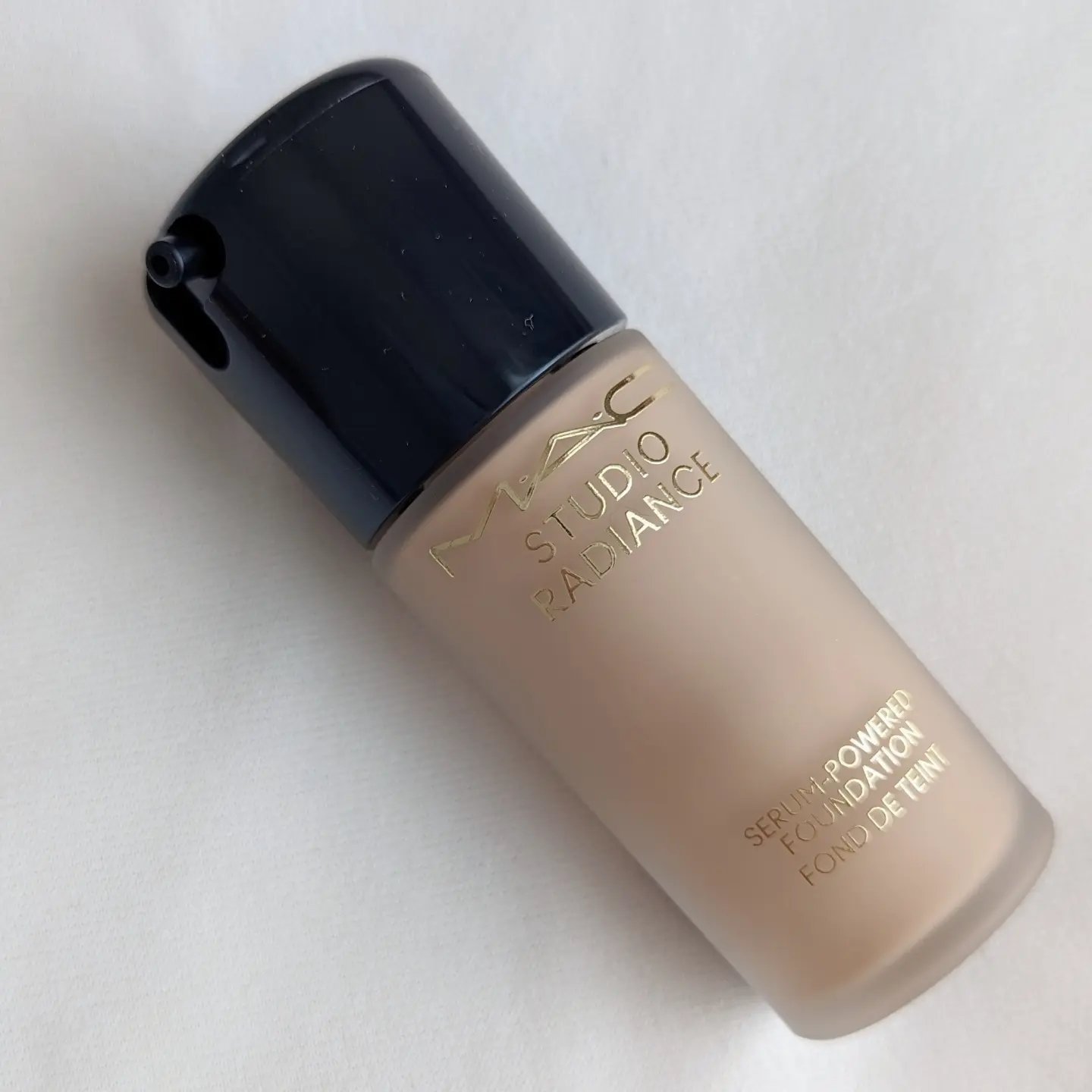 スタジオ ラディアンス セラム ファンデーション NC17.5/M・A・C/リキッドファンデーションを使ったクチコミ（2枚目）