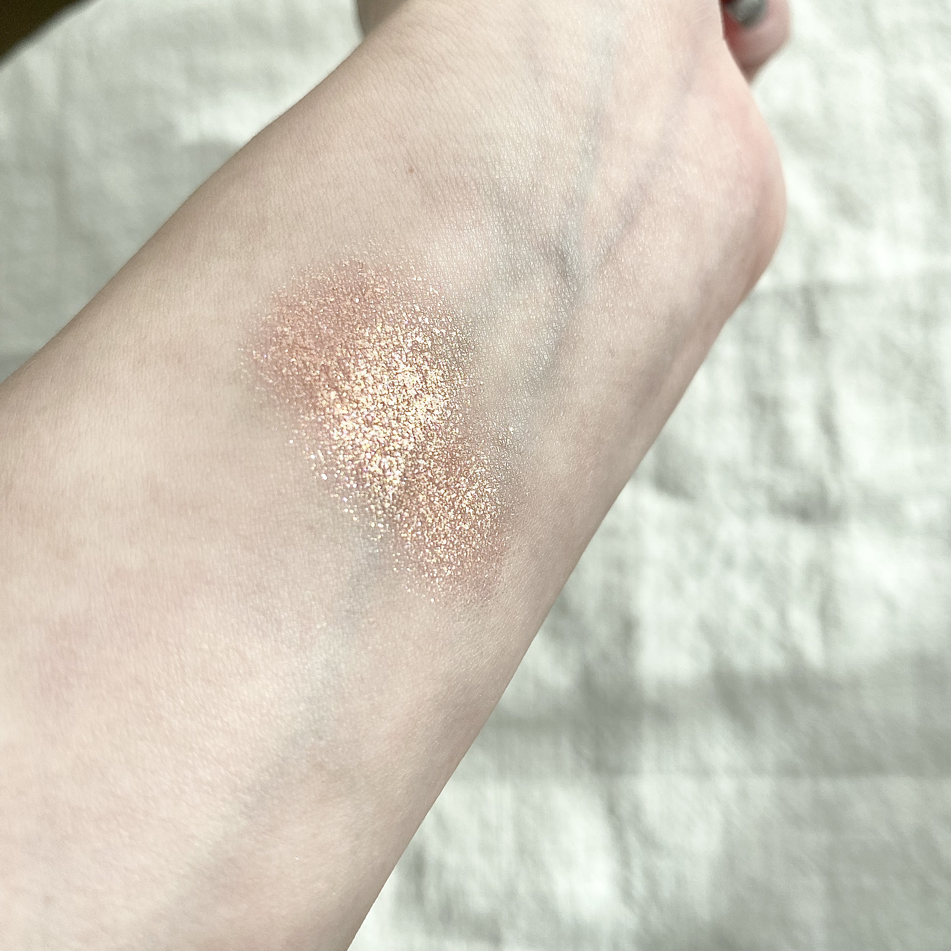 アディクション ザ アイシャドウ スパークル/ADDICTION/単色アイシャドウを使ったクチコミ（3枚目）