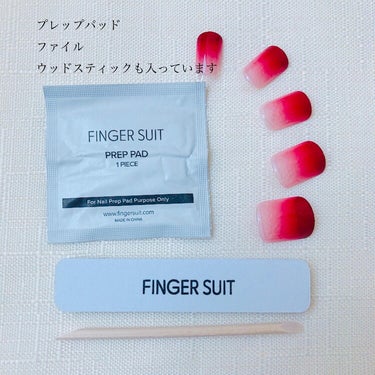 FINGER SUIT ネイルチップ(シールタイプ)のクチコミ「finger Suitのネイルチップ少し難ありだけれど、かなりキレイでチップっぽく無い仕上がり.....」（3枚目）