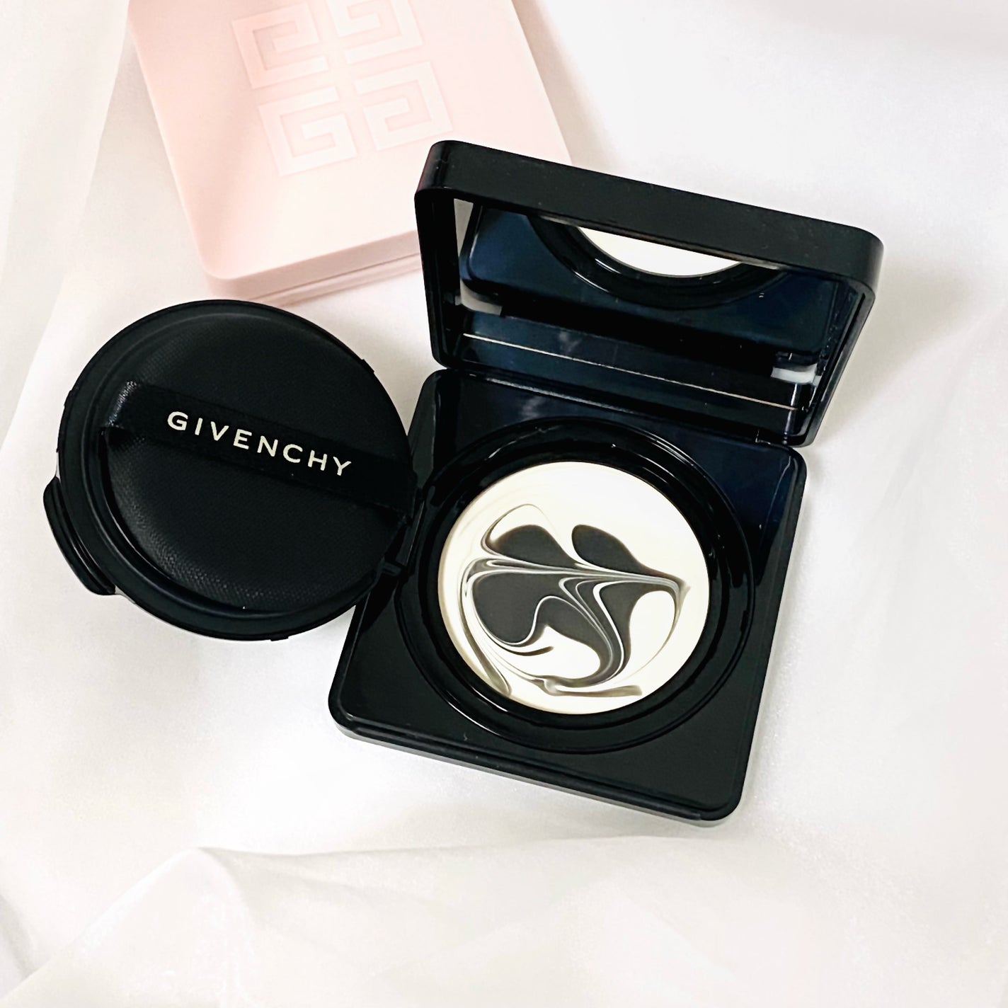 ソワン ノワール UV コンパクト/GIVENCHY/日焼け止めローションを使ったクチコミ(1枚目)
