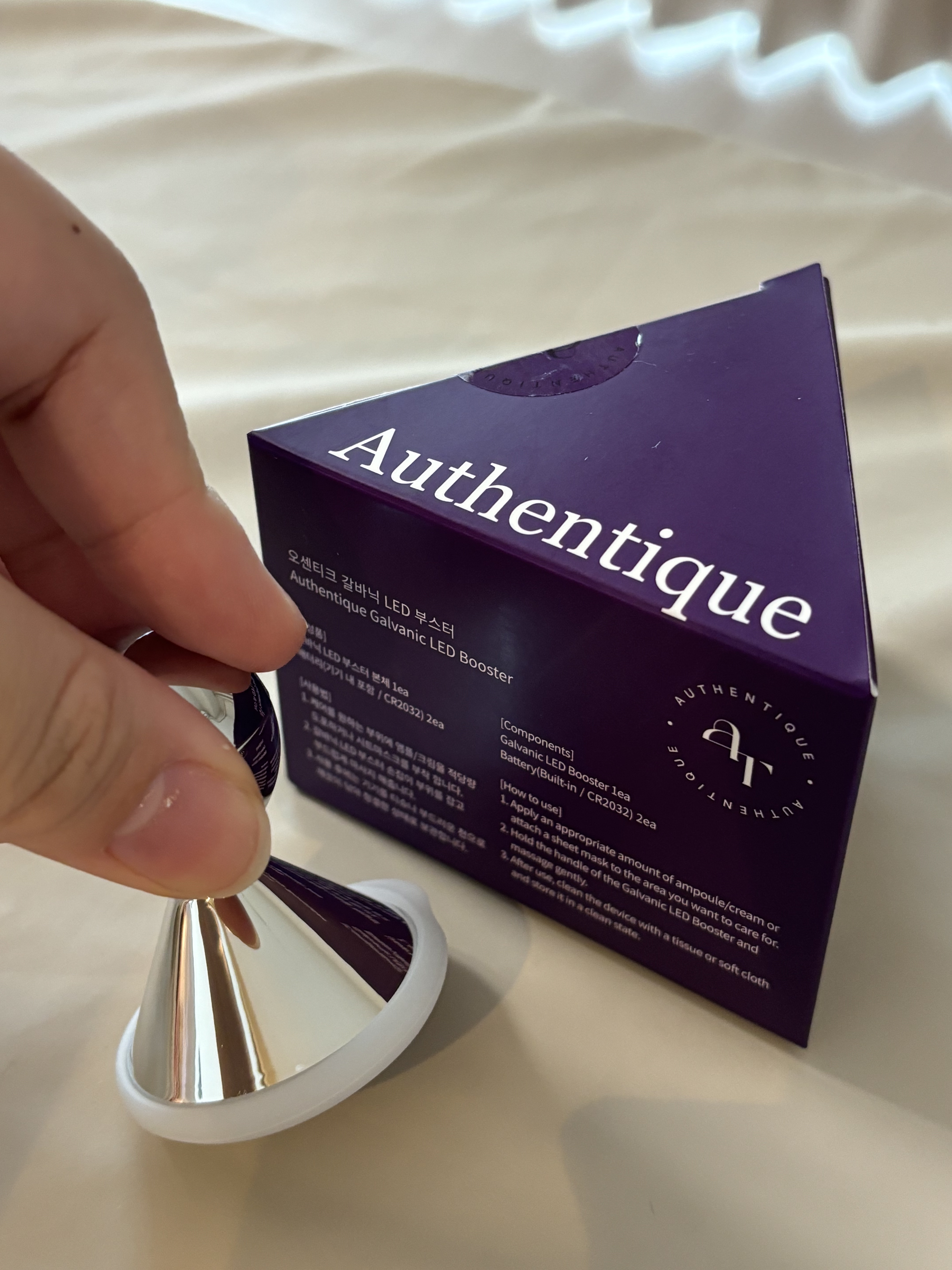 オーセンティックＬＥＤブースター/AUTHENTIC/美顔器・マッサージを使ったクチコミ（1枚目）