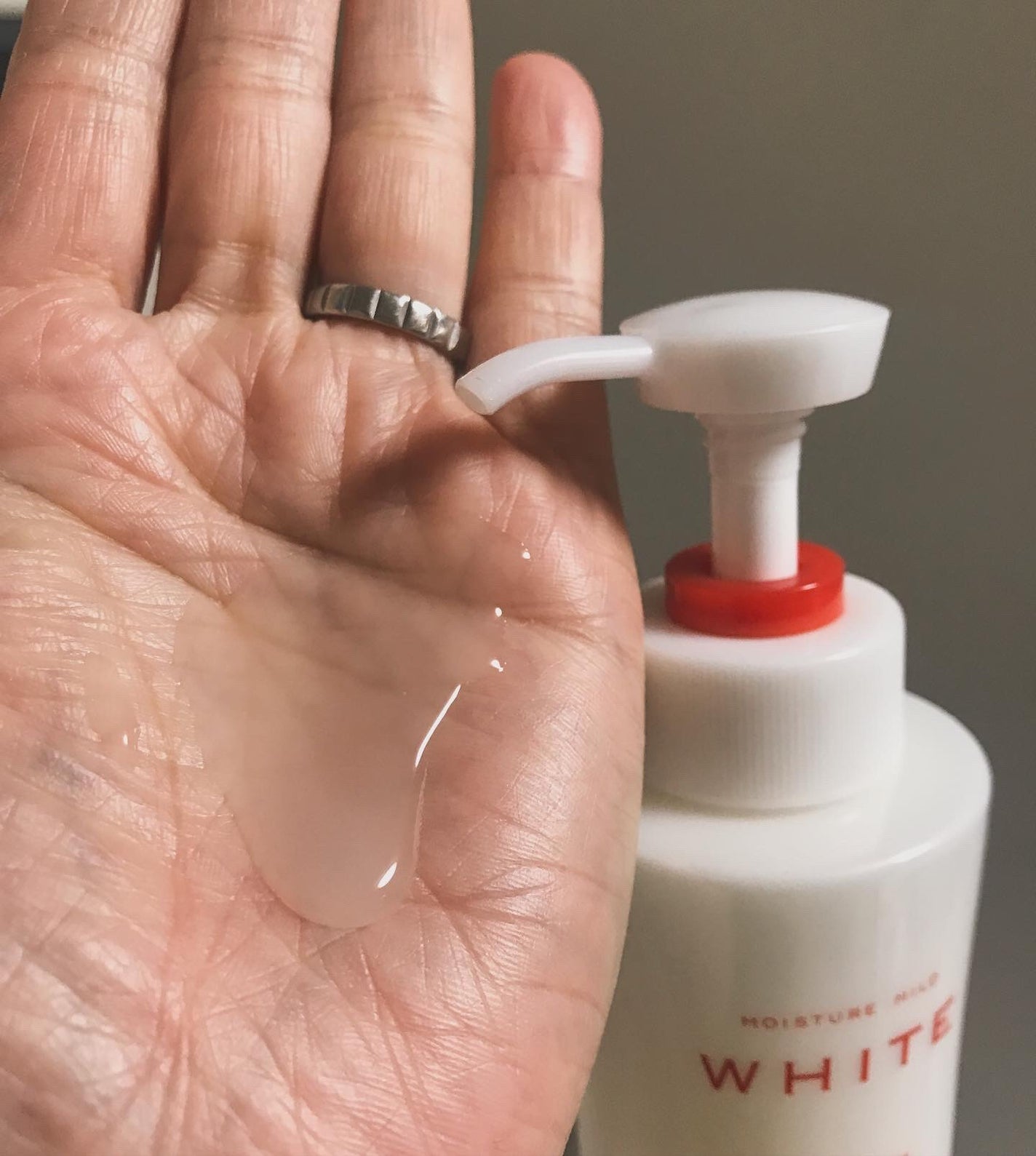 モイスチュアマイルドホワイトリンクルケア パーフェクトエッセンス/モイスチュアマイルド ホワイト/オールインワン化粧品を使ったクチコミ(1枚目)