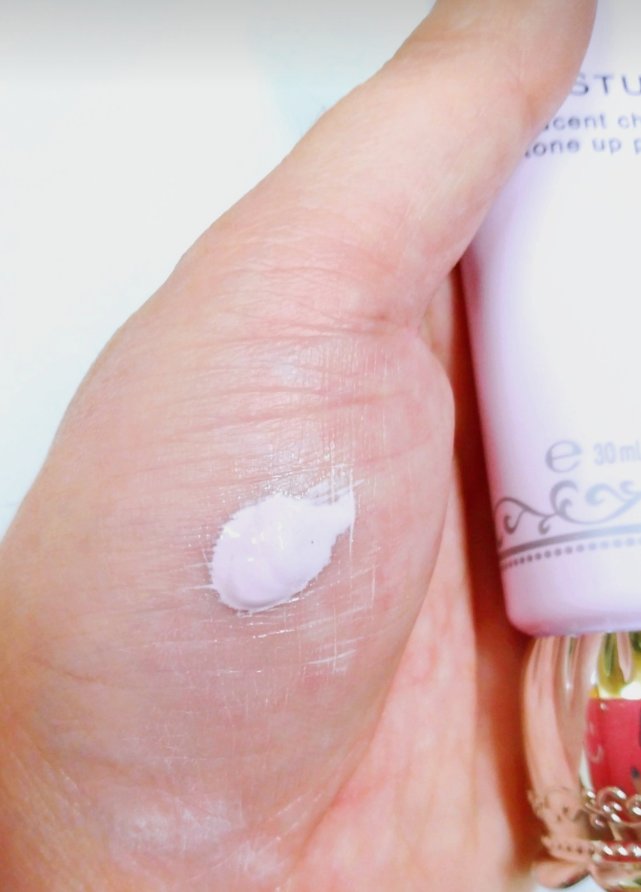 ジルスチュアート　ルーセントシフォン　トーンアップ プライマー 02 lacy veil/JILL STUART/化粧下地を使ったクチコミ（2枚目）