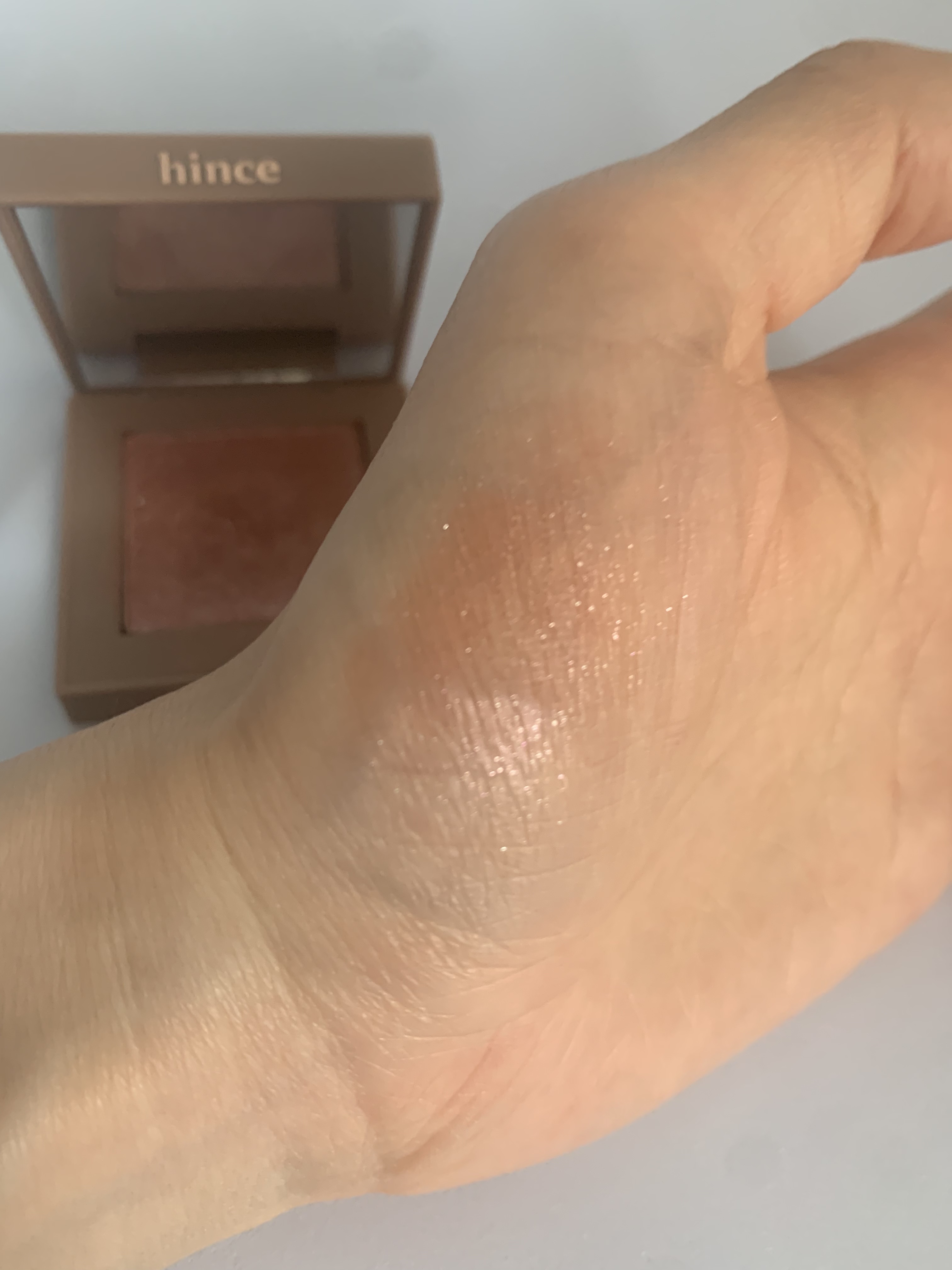 ニューデップスアイシャドウ SG001ビー・マイ・アリュール/hince/単色アイシャドウを使ったクチコミ（3枚目）