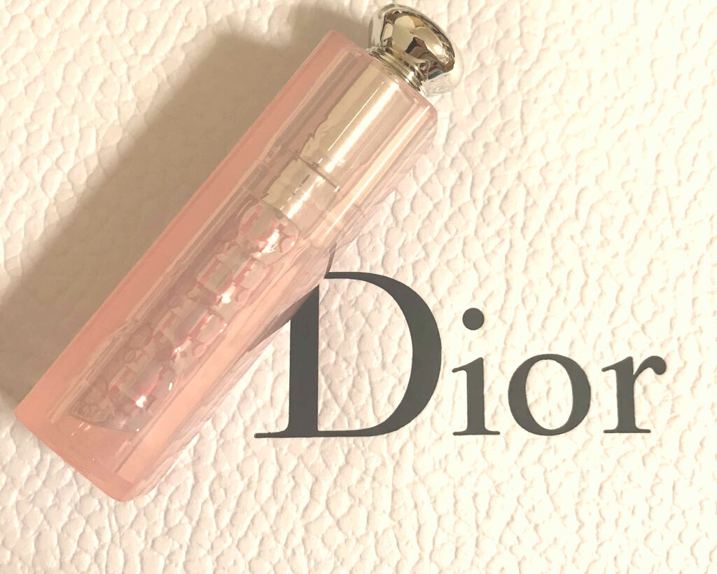 🤗唇が脱皮しなかったリップ🤗

合わない口紅を塗ると唇の皮が脱皮してしまうので、脱皮しないリップの上から口紅を塗るようにしています😉脱皮しないリップはだいたい保湿系なので、縦皺対策にもお勧めです☺️

私が使っていて脱皮しないな〜と感