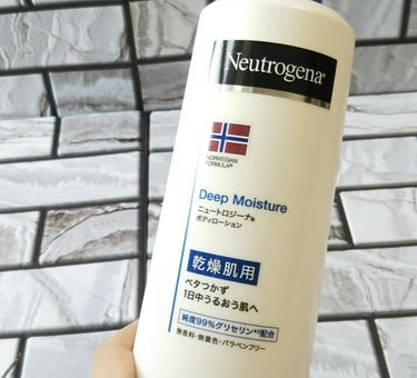 Neutrogena ノルウェー フォーミュラ ディープモイスチャー ボディミルクのクチコミ「純度99%グリセリンを含むニュートロジーナ®の独自処方は、1回の使用で角層10層の奥まで浸透。.....」（2枚目）