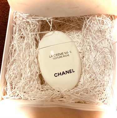 CHANEL ラ クレーム マン リッシュのクチコミ「誕生日プレゼントでいただきました。

憧れのCHANEL、しかもハンドクリームということで、テ.....」（3枚目）