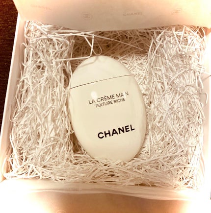 CHANEL ラ クレーム マン リッシュのクチコミ「誕生日プレゼントでいただきました。
憧れのCHANEL、しかもハンドクリームということで、テ.....」(3枚目)