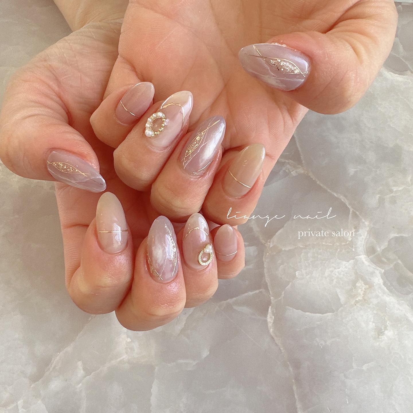 #ネイル,#大人ニュアンスネイル,#ニュアンスネイル,#ジェルネイル,#ミラーネイル,#春ネイル,#パープルネイル,#ビジューネイルのネイルデザイン