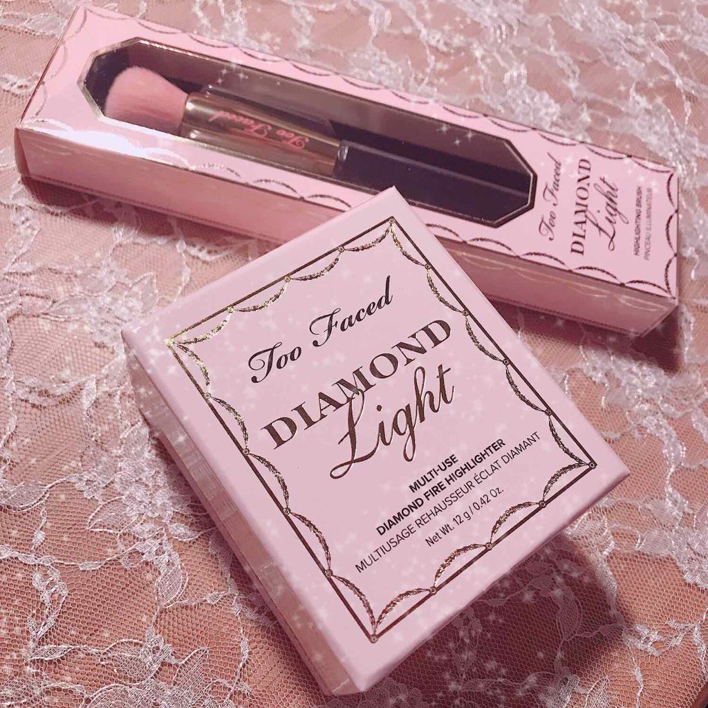 ダイヤモンドライト ハイライター ブラシ/Too Faced/メイクブラシを使ったクチコミ（2枚目）