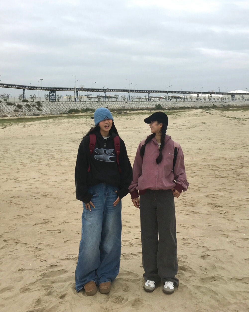 ひとみ on LIPS 「親しい友達と会う予定です#コーデ#ファッション#韓国雑貨#韓国..」(6枚目)