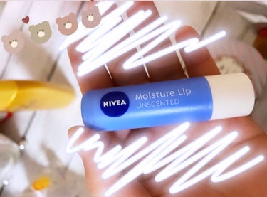 ニベア モイスチャーリップ 無香料のクチコミ「🧸NIVEA🎀Moisture Lip

✨良いところ
▶️値段が安い所！298円で保湿たっぷ.....」（1枚目）