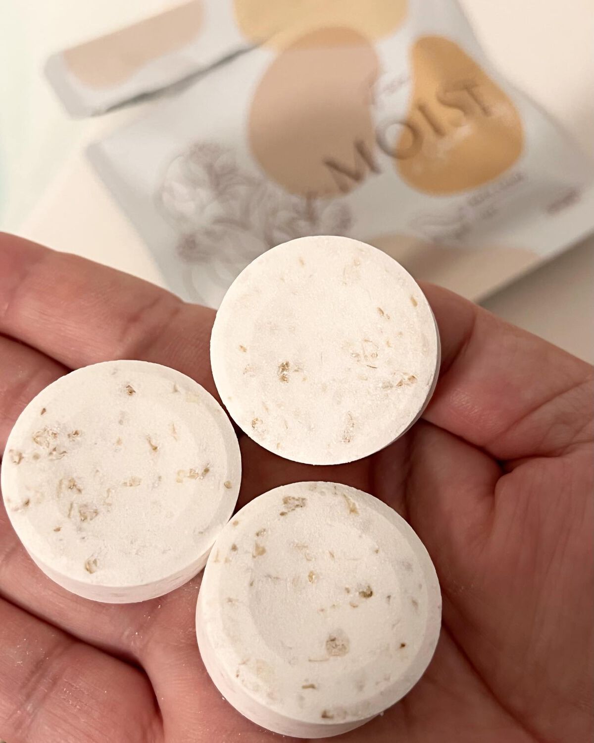 ブラウンシュガー入り！！とろっと炭酸湯
ㅤㅤㅤㅤㅤㅤㅤㅤㅤㅤㅤㅤㅤ
ㅤㅤㅤㅤㅤㅤㅤㅤㅤㅤㅤㅤㅤ
はぁ〜
今週もバタバタっと時間が過ぎた。
1週間の疲れを癒すべく
⁡
濃密保湿×とろみ炭酸湯の
Furo MOIST (フューロモイスト)
⁡
