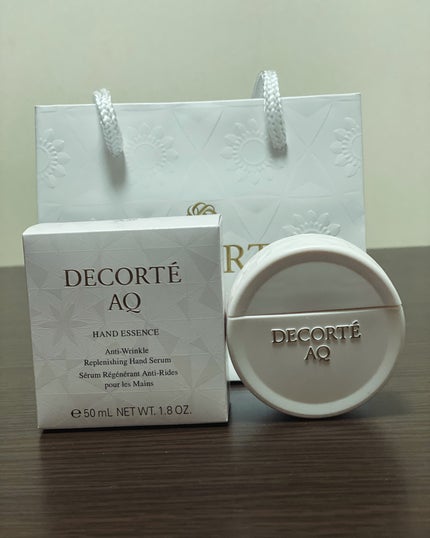 DECORTÉ AQ ハンドエッセンスのクチコミ「コスメデコルテ
AQ
ハンドエッセンス✨
【説明】
指先までハリと透明感があふれる美しい手.....」(1枚目)