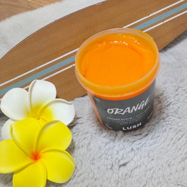 ラッシュ シトラス シャワースクラブのクチコミ「LUSH
シトラスシャワースクラブ

すっきりしない気分を吹き飛ばして
元気になりたい時に
ジ.....」（2枚目）