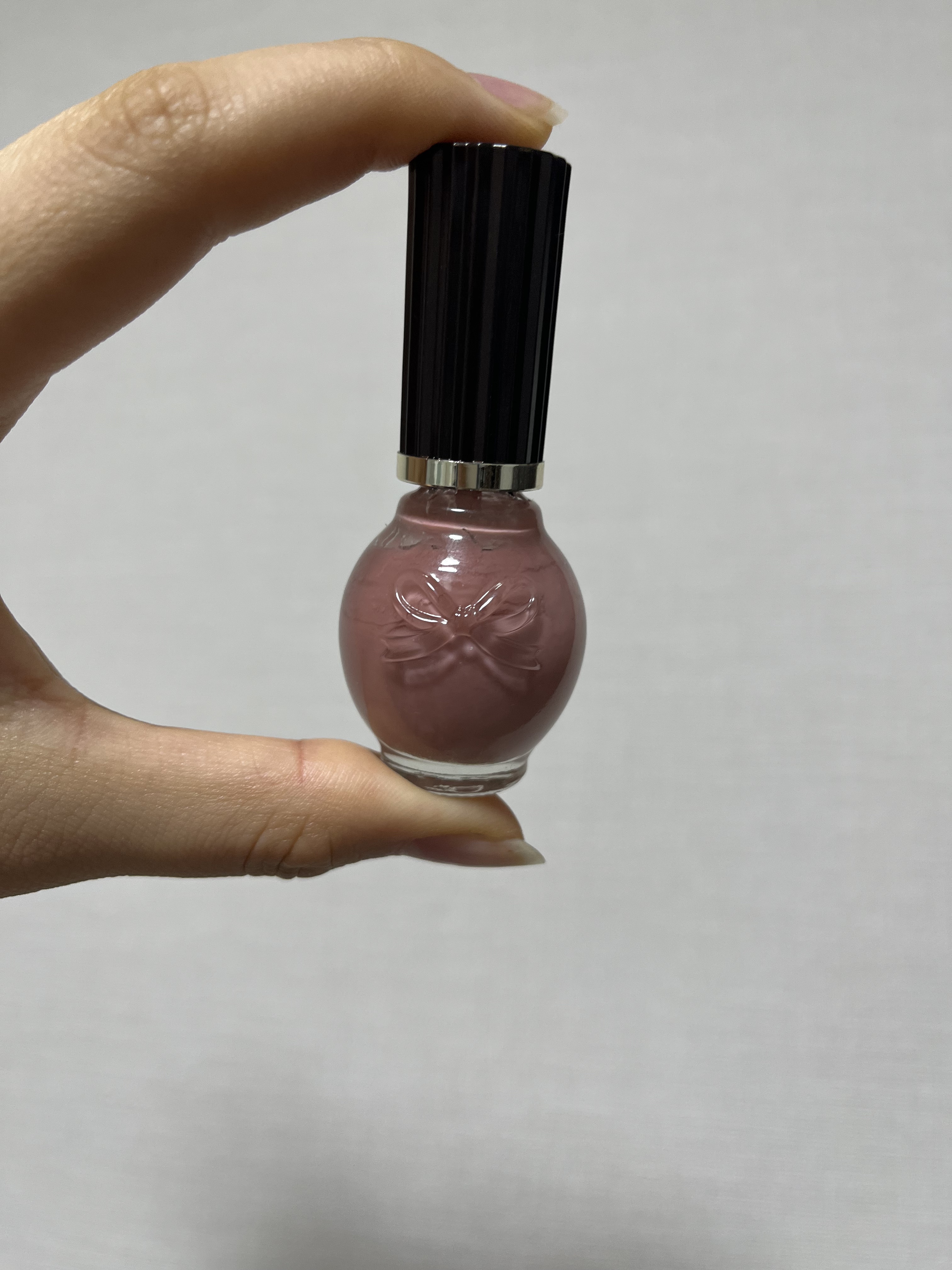 シュガードール
シュガードール オールインワンネイルR
04大人ピンクベージュ
¥990

この商品はめちゃくちゃ気に入っています！
なんと言っても、これ一本で完結する手軽さと、
仕上がりの綺麗さが素晴らしいです😍👏


キツくならない