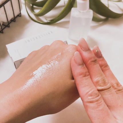 Rie_beauty on LIPS 「ヒト幹細胞培養液配合導入美容液「フローレスセラム」を使ってみた..」(4枚目)