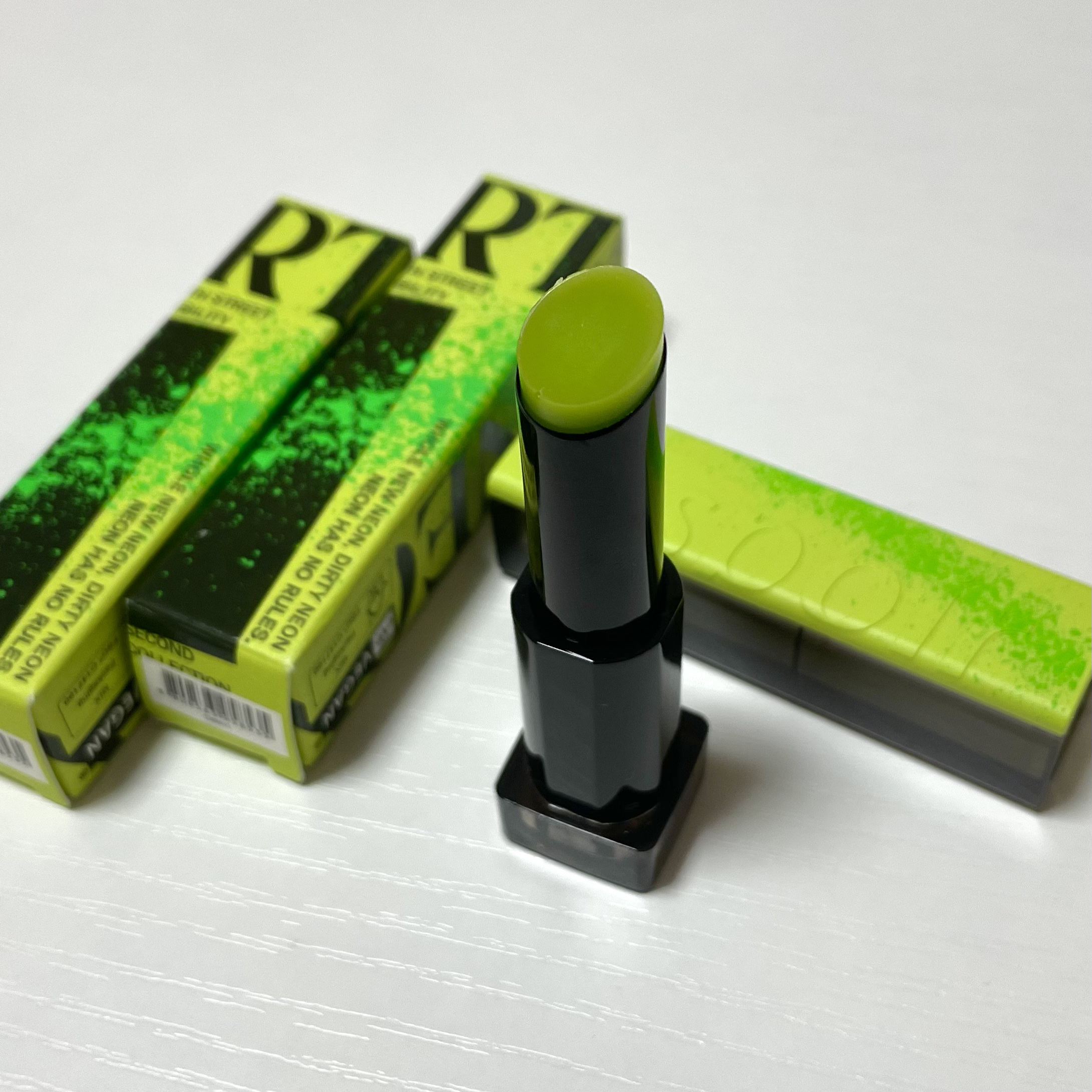 ノーウェア ダーティネオンコレクションリップスティック/espoir/口紅・グロス・リップライナー・リップケアを使ったクチコミ（2枚目）