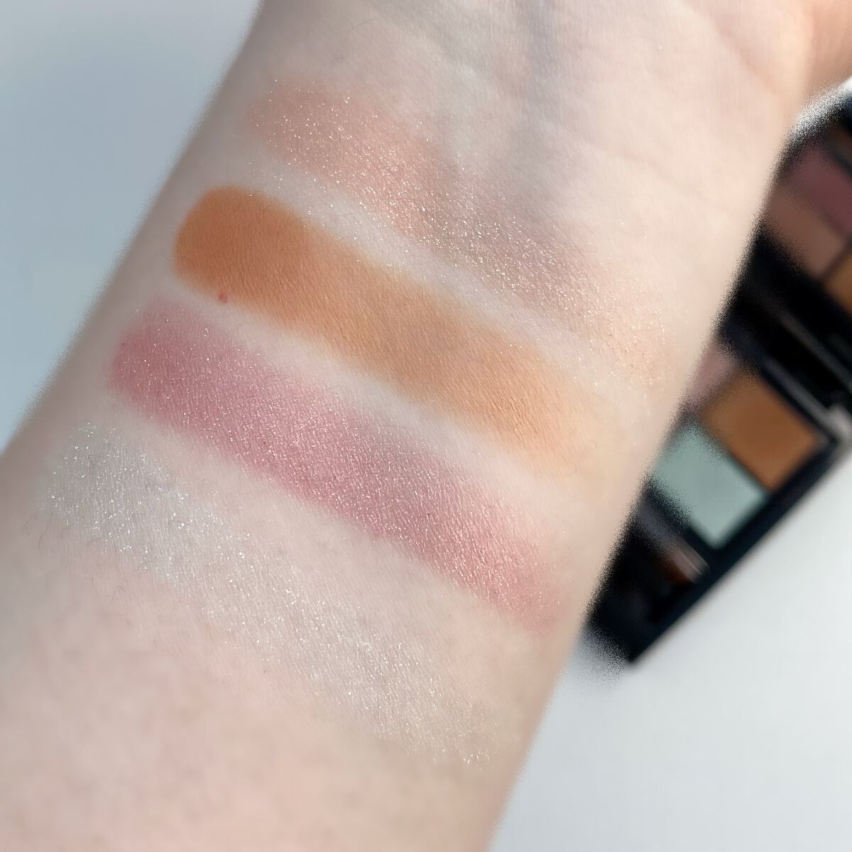ミネラルクラッシィシャドー/エトヴォス/アイシャドウパレットを使ったクチコミ(4枚目)