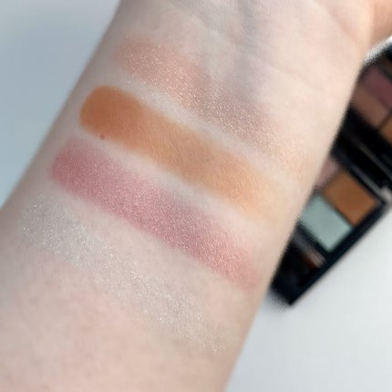 ミネラルクラッシィシャドー/エトヴォス/アイシャドウパレットを使ったクチコミ(4枚目)