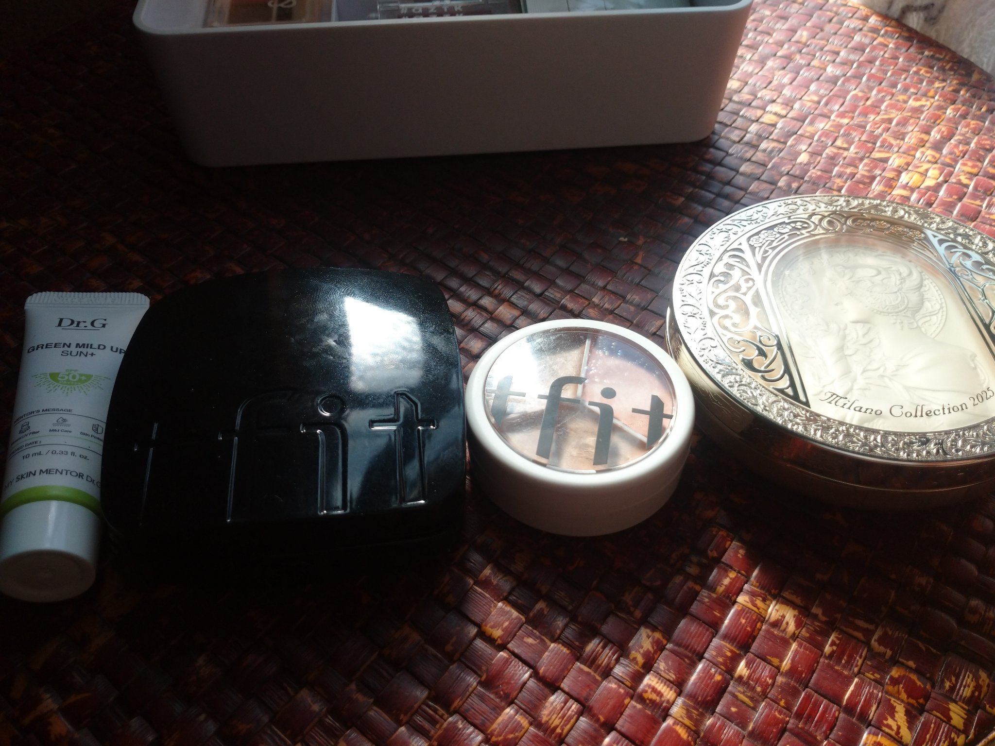 レトロマグネティック アイシャドウパレット/FlowerKnows/アイシャドウパレットを使ったクチコミ（1枚目）