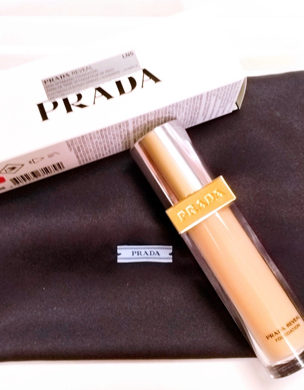 リヴィール スキン ファンデーション/PRADA BEAUTY/リキッドファンデーションを使ったクチコミ(3枚目)