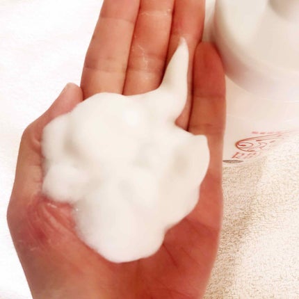 hadakara ボディソープ 泡で出てくるタイプ フローラルブーケの香り/hadakara/ボディソープを使ったクチコミ(2枚目)