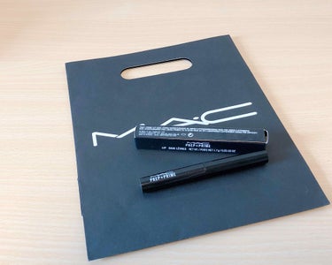 🌹No.33🌹
MAC プレッププライムリップ

MACそして念願のリップベースデビュー👏
これでマットリップぬっても
乾燥とはおさらばじゃ〜〜
あまーい香りするよ多分バニラ