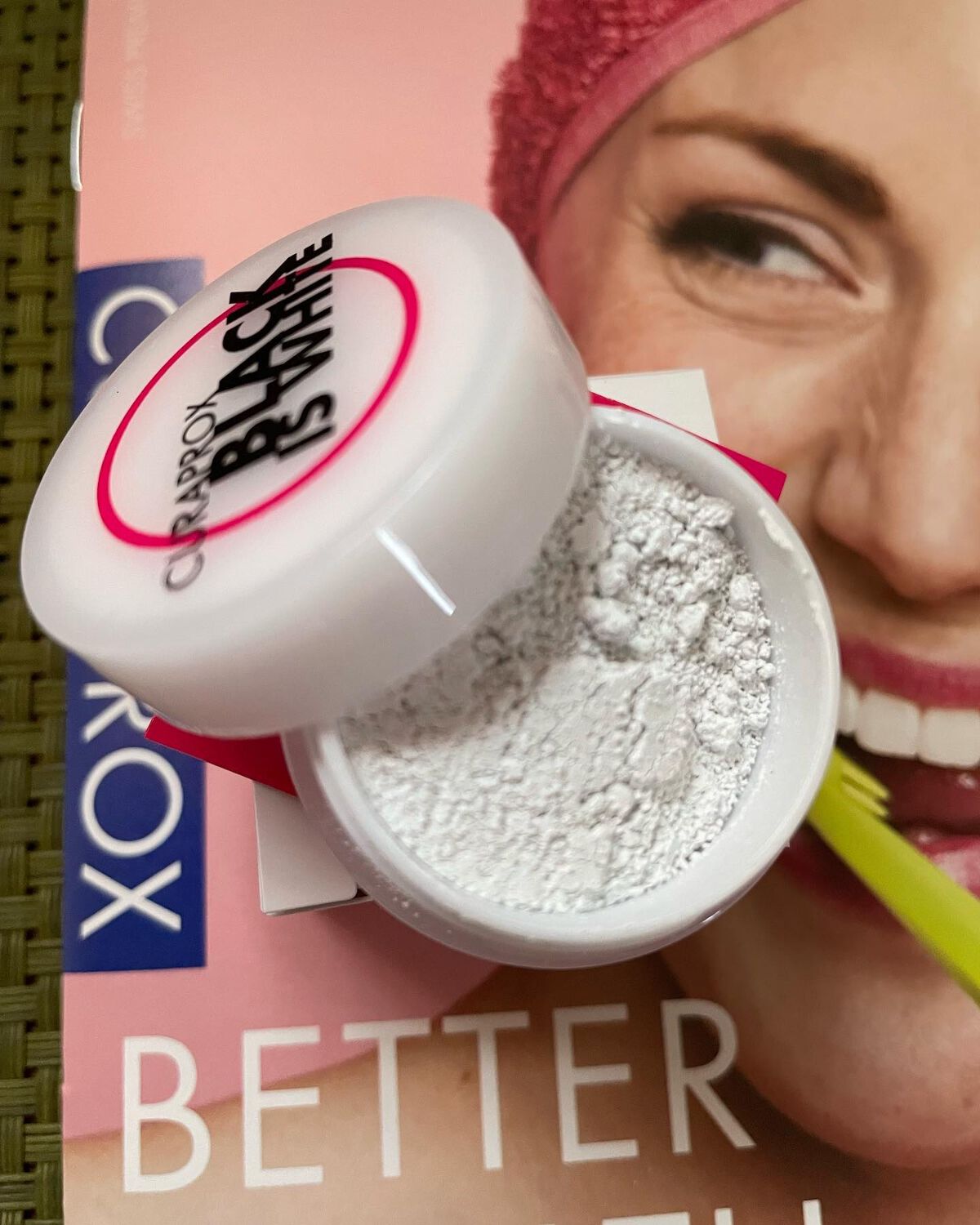 shinoakaãã©ãã100ð on LIPS ãã¯ã©ãããã¯ã¹ã®æ¯ç£šãç²ã䜿ã£ãŠã¿ãŸãããæ¯ã®æ±ããé»ã°ã¿ãæ¯..ãïŒ2æç®ïŒ