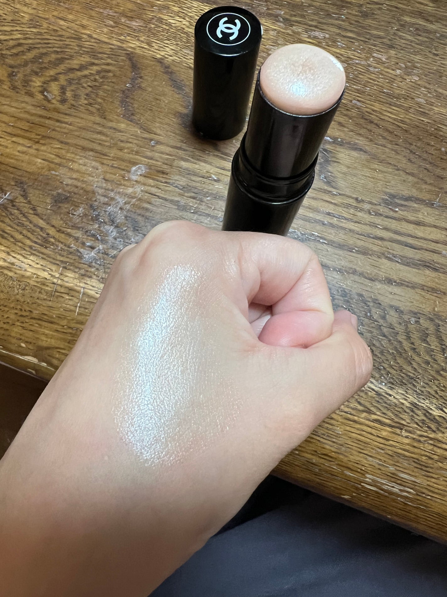 ボーム エサンシエル/CHANEL/スティックハイライトを使ったクチコミ(4枚目)