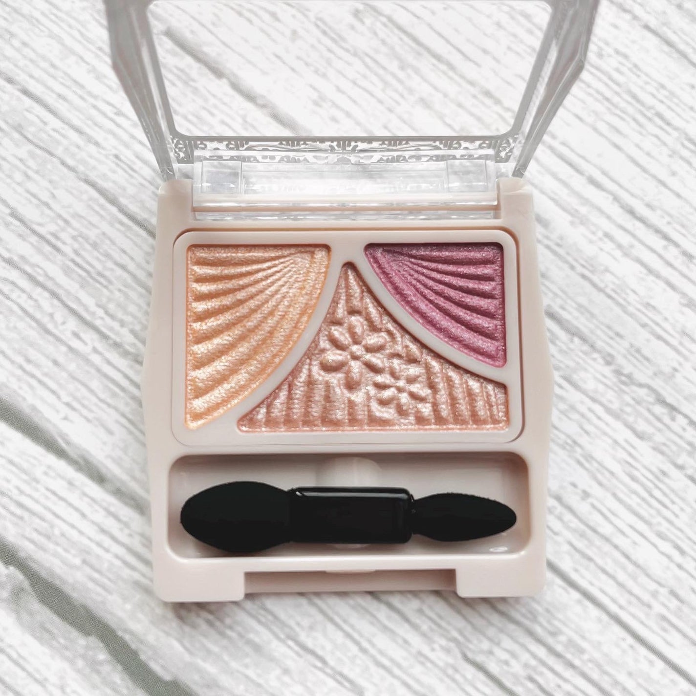 ジューシーピュアアイズ/キャンメイク/アイシャドウパレットを使ったクチコミ(2枚目)