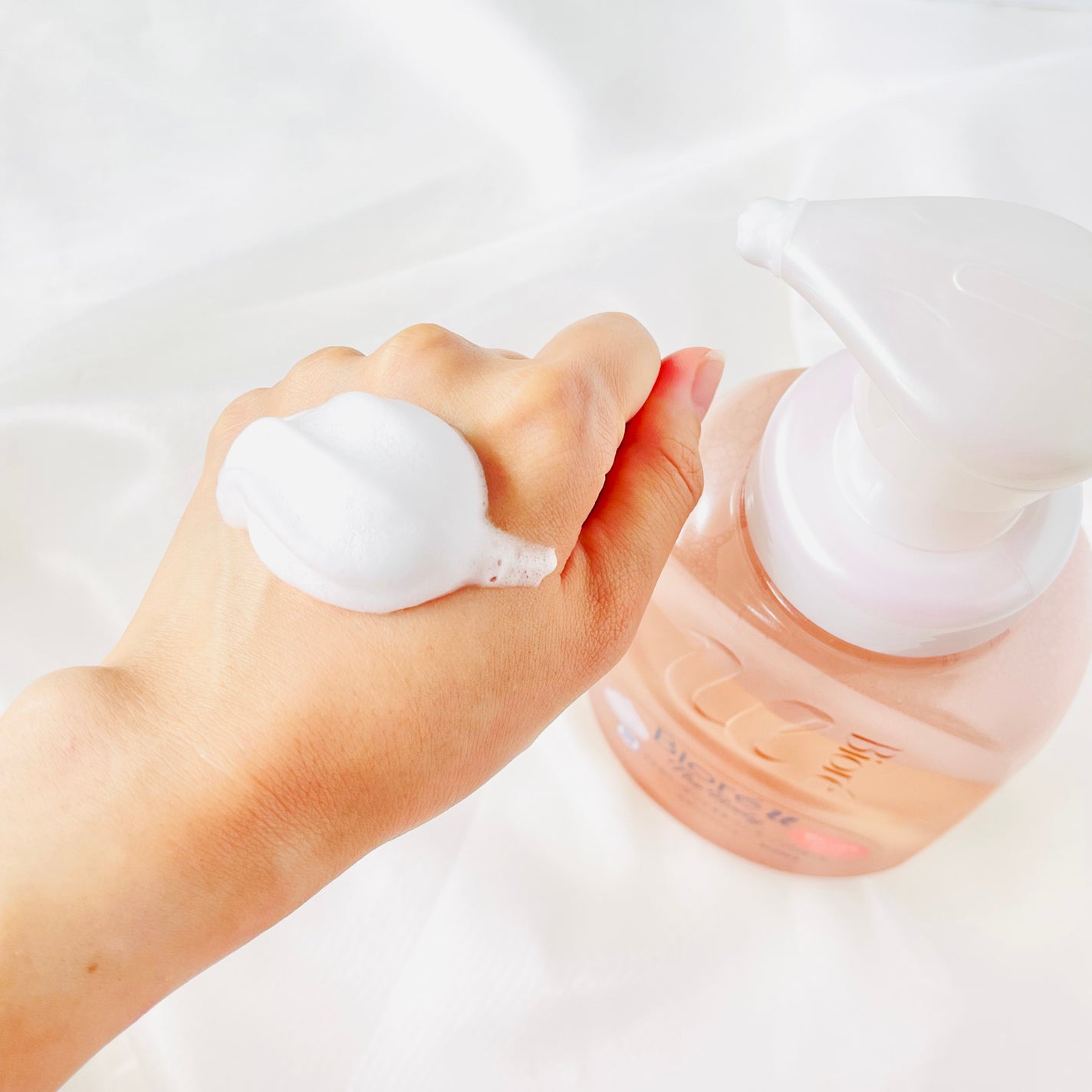 ビオレu ザ ボディ 泡タイプ モイスチャースムース/ビオレu/ボディソープを使ったクチコミ(4枚目)