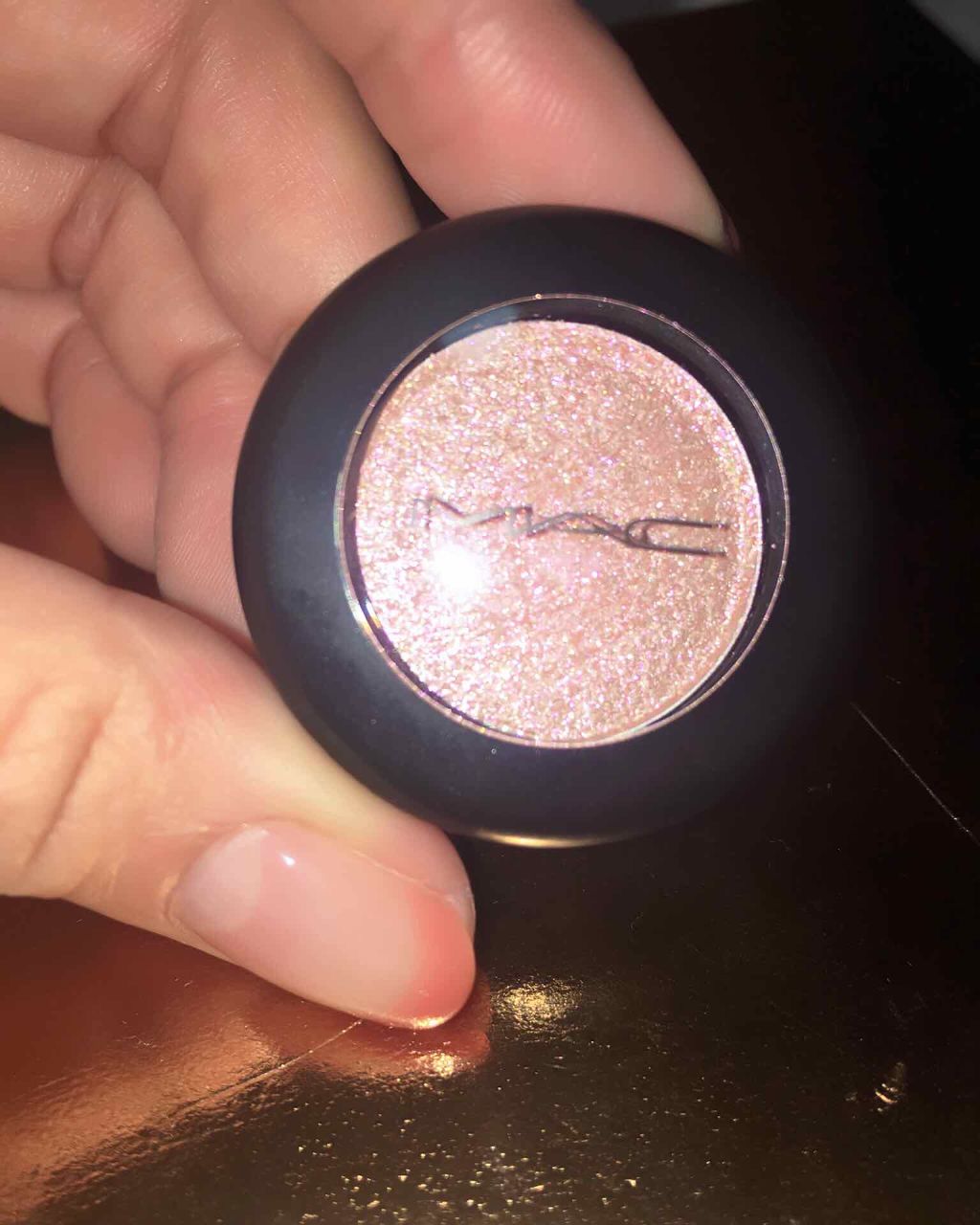 ダズルシャドウ/M・A・C/単色アイシャドウを使ったクチコミ（2枚目）