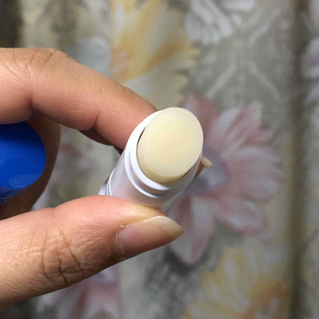 モイストリップ(無香料)/ユリアージュ/リップクリームを使ったクチコミ（3枚目）