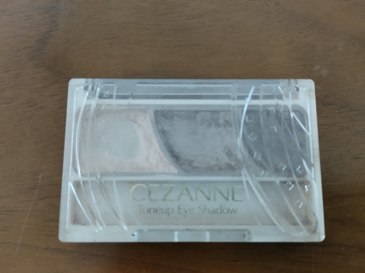 トーンアップアイシャドウ/CEZANNE/アイシャドウパレットを使ったクチコミ(2枚目)