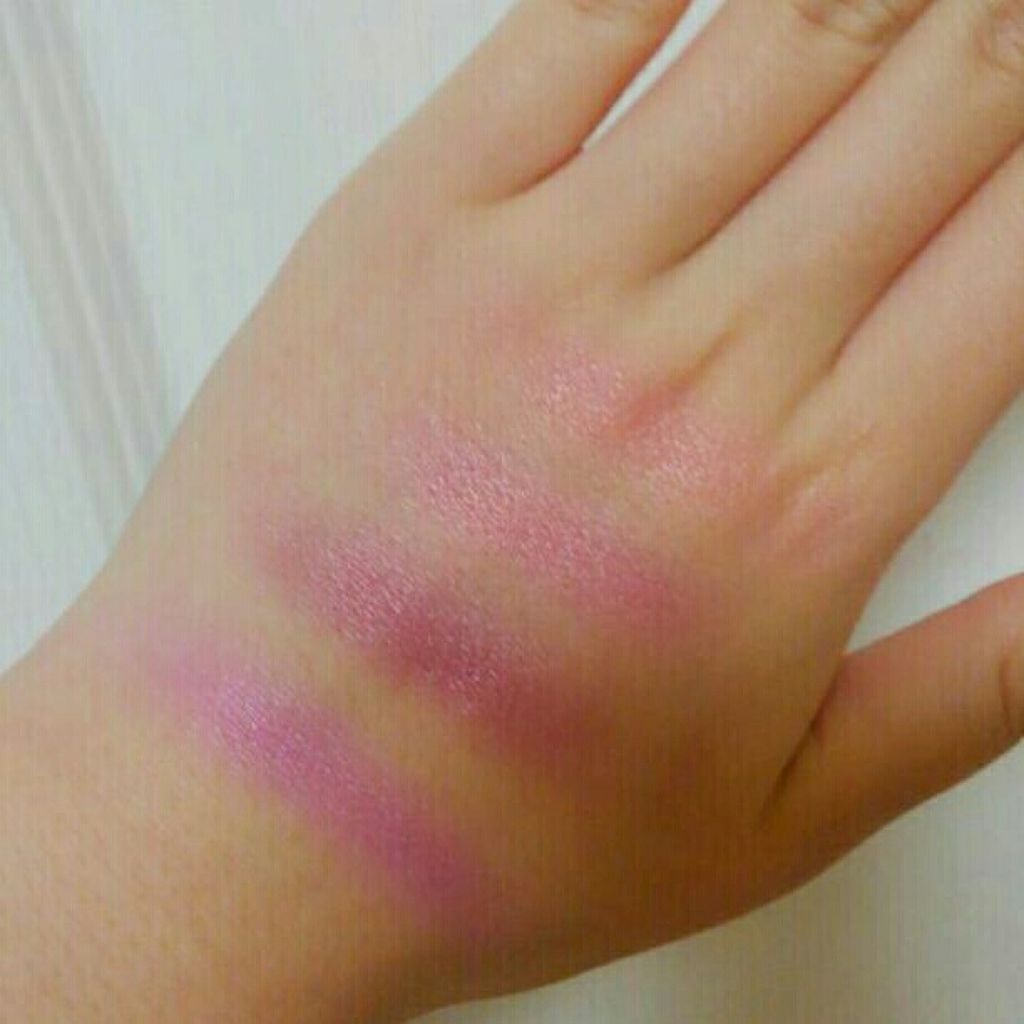 グロウフルールハイライター/キャンメイク/パウダーハイライトを使ったクチコミ（2枚目）