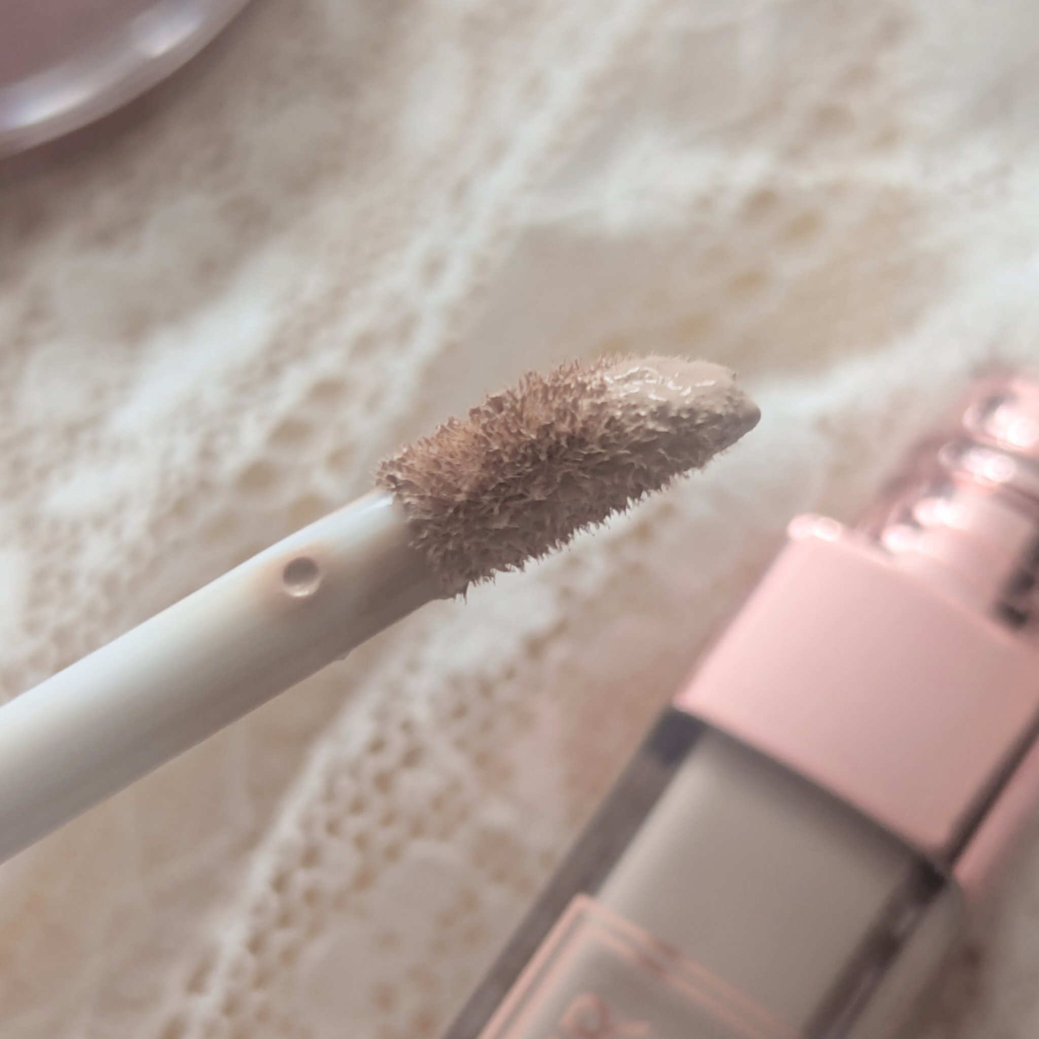 マジックコンシーラー ピンクベージュ/カリプソ/リキッドコンシーラーを使ったクチコミ（2枚目）