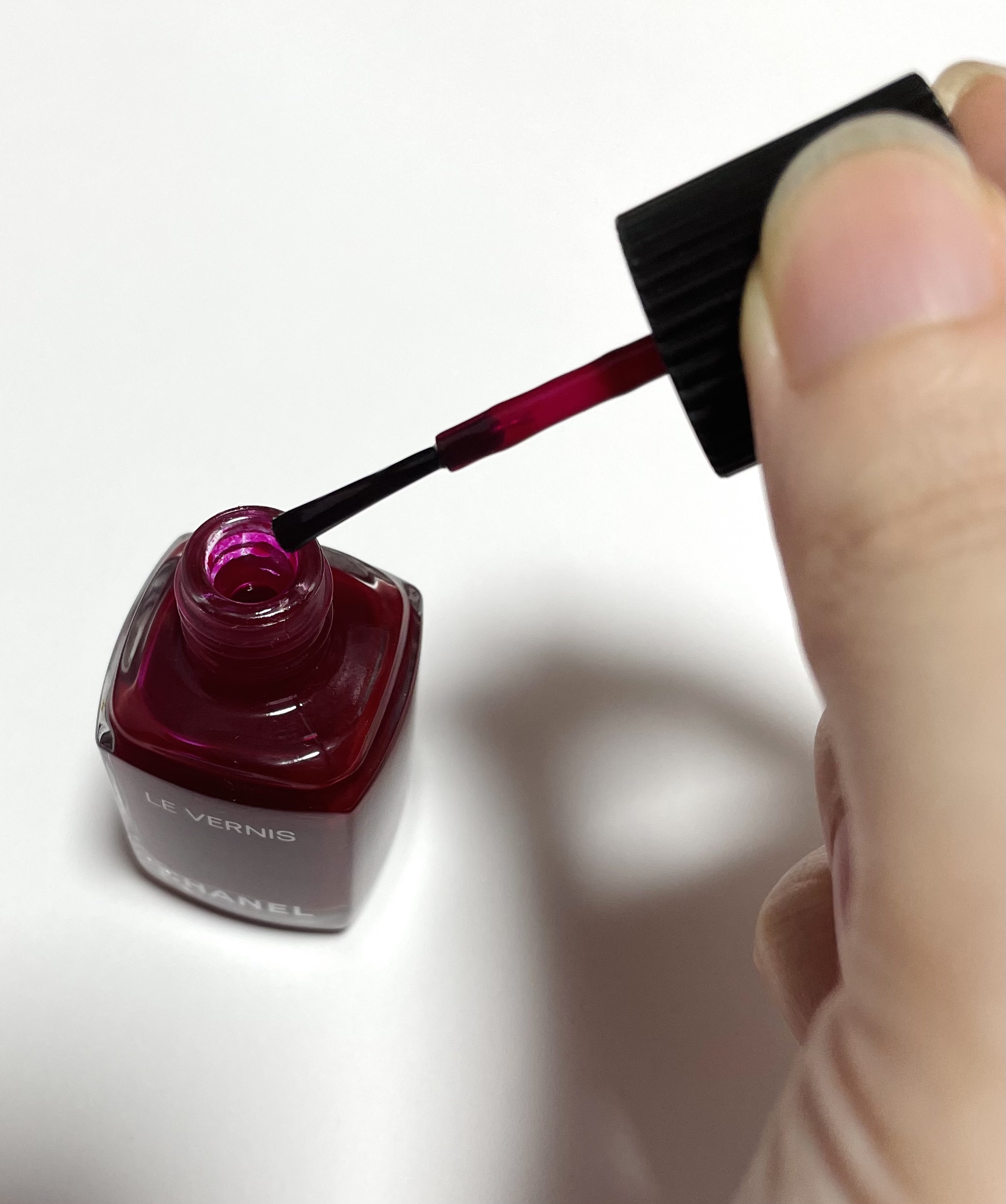 ヴェルニ ロング トゥニュ 572 アンブレマティック/CHANEL/マニキュアを使ったクチコミ（3枚目）