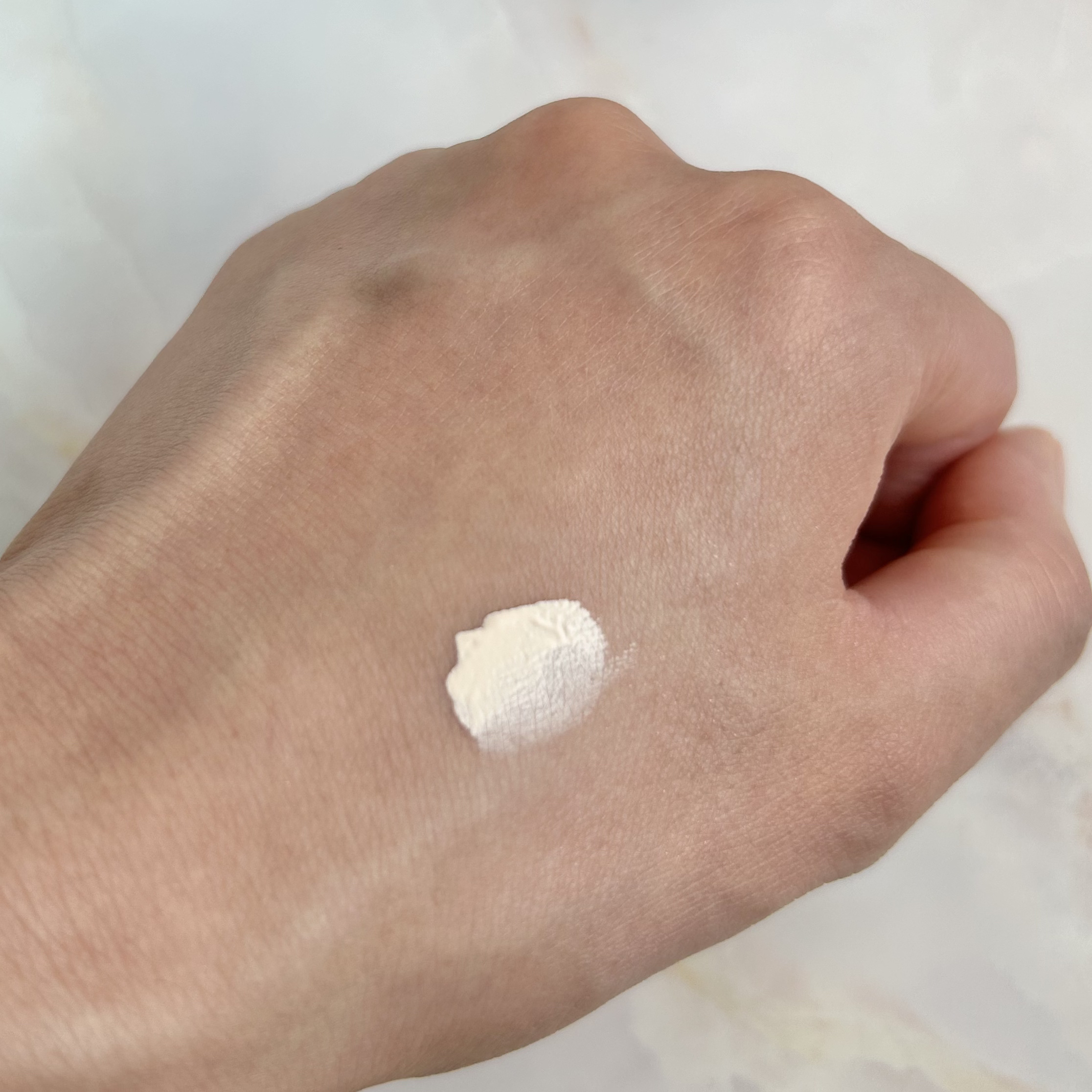 ライブリースキン　ウェア ソフトオークルAA/KANEBO/クリーム・エマルジョンファンデーションを使ったクチコミ（3枚目）