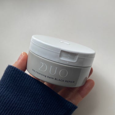 私の中でのバームクレンジングといえばDUO

使うたびに
やっぱりいい、ってしみじみ思うのがDUO

肌質や状態に合わせて選べるんだけど
その中でも黒ずみや毛穴が気になるときに選びたいのがこの真っ黒なク