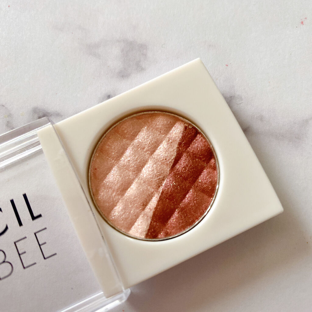 CMBパウダーアイシャドウ/セリア/単色アイシャドウを使ったクチコミ（2枚目）