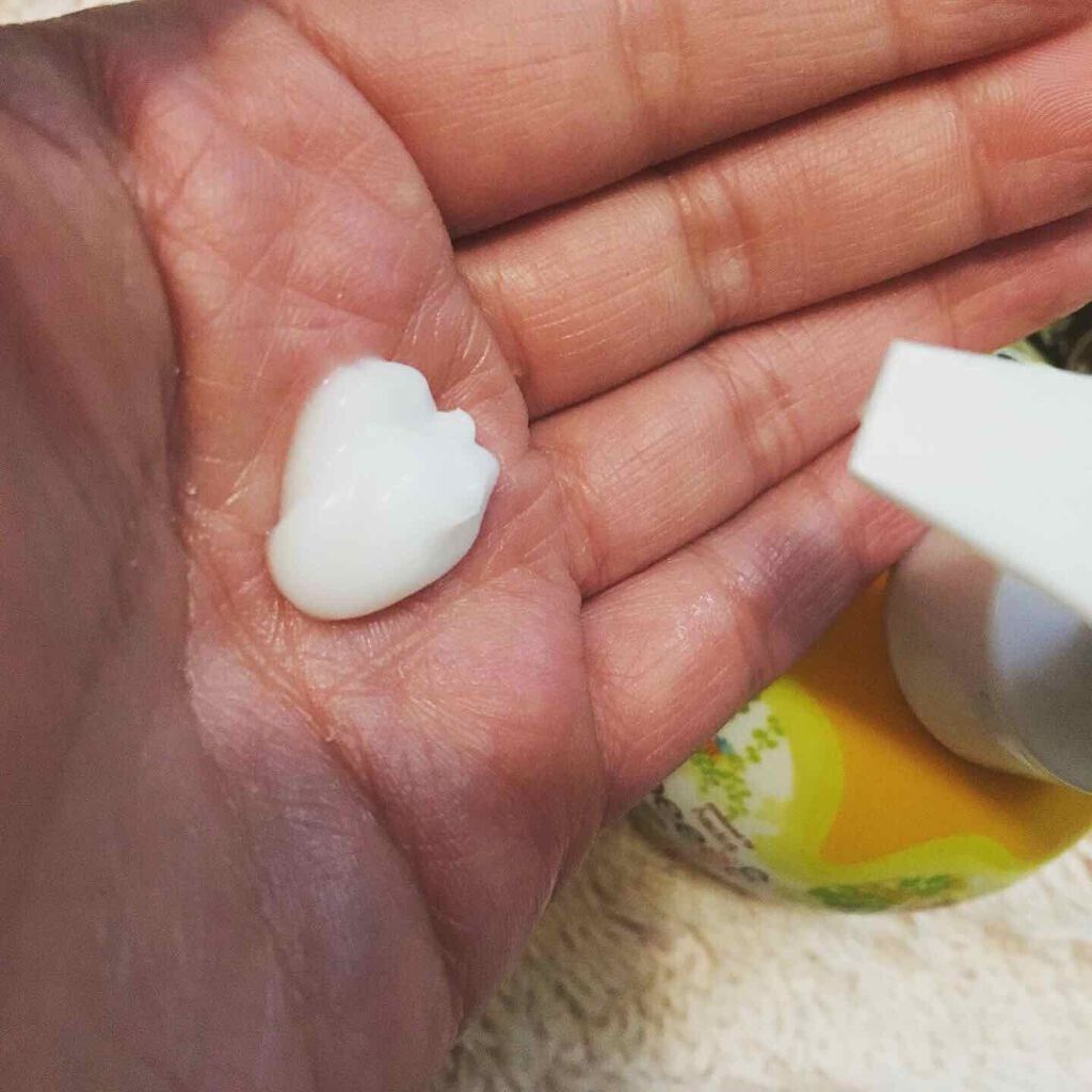 モイストシャイン ハニーヘアミルク 3.0/beee8/ヘアミルクを使ったクチコミ（2枚目）