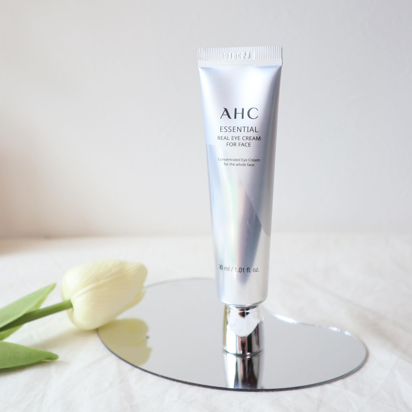 エッセンシャル リアル アイクリーム フォーフェイス/AHC/アイケア・アイクリームを使ったクチコミ（1枚目）